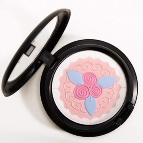 MAC Pearlmatte Face Powder 12g/0.42oz (Pink Buttercream) NIB - Picture 2 of 2